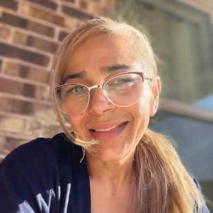 Meet your Posher, Vidalina del carmen